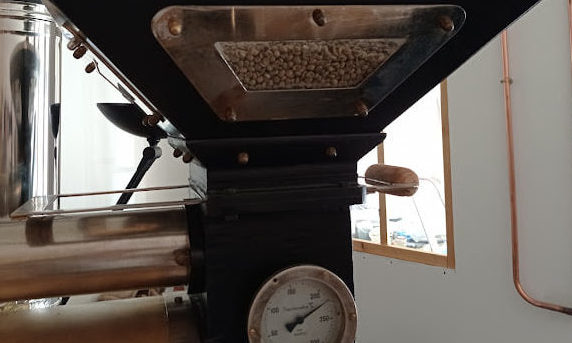 le torréfacteur de l'atelier de torréfaction de Niort